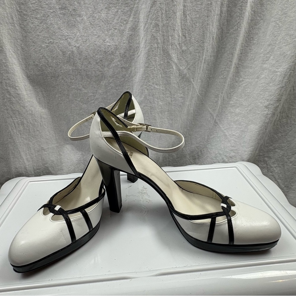 Stuart Weitzman White and Black High Heel Mary Jane 9.5 - Picture 2 of 9